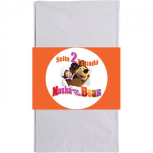 Masha and The Bear partilerinizde kullandığınız kağıt peçetelere sarmak için 20x6cm ebatında kağıt baskı. Düz renkli kullan at kağıt peçetelerle birlikte kullanılır. Masha ve Koca Ayı temalı doğum günü partilerinizde parti sofralarının vazgeçilmez parti ürünüdür. Diğer temalı parti malzemeleri ile kombinleyebilirsiniz.